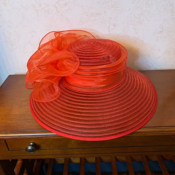 Giovannio New York Red Hat with Adjustable Fit Band - Picture 10 of 11